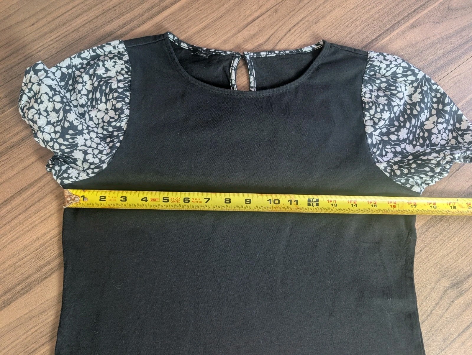 Talbots Petite Black Floral Puff Sleeve Knit Top Women’s SP Short Sleeve Blouse