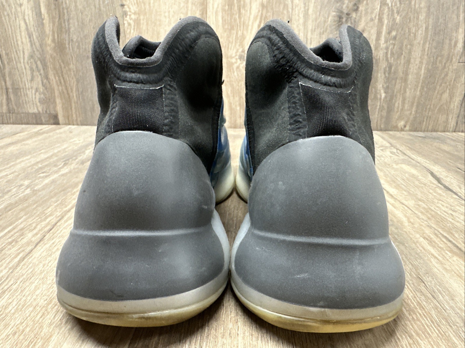 Men’s Size 7 – adidas Yeezy Quantum Frozen Blue *RARE*