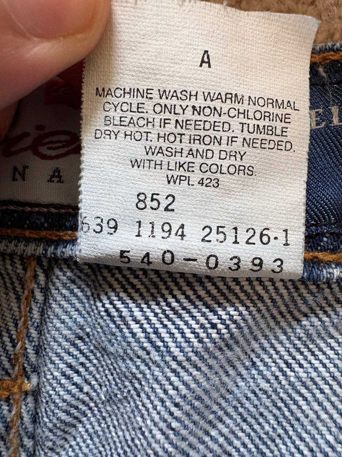 Vintage 1994 Levi’s 540 Relaxed Fit Orange Tab Jeans – Made in USA – Size 42×30