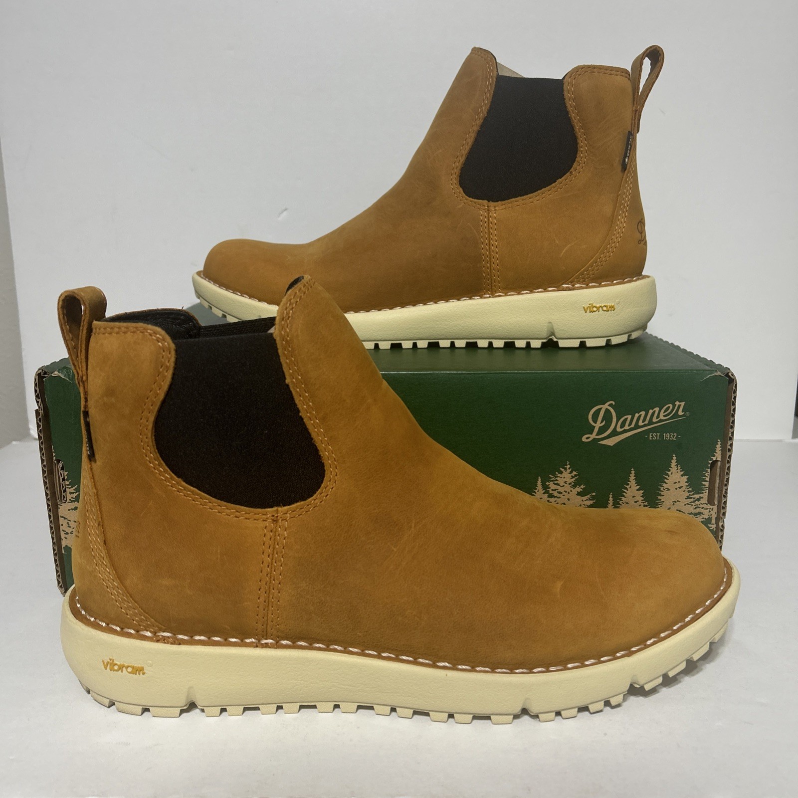 Danner Mens 6″ Leather Tramline Chelsea 917 GTX Boot Size 10.5 New Roasted Pecan
