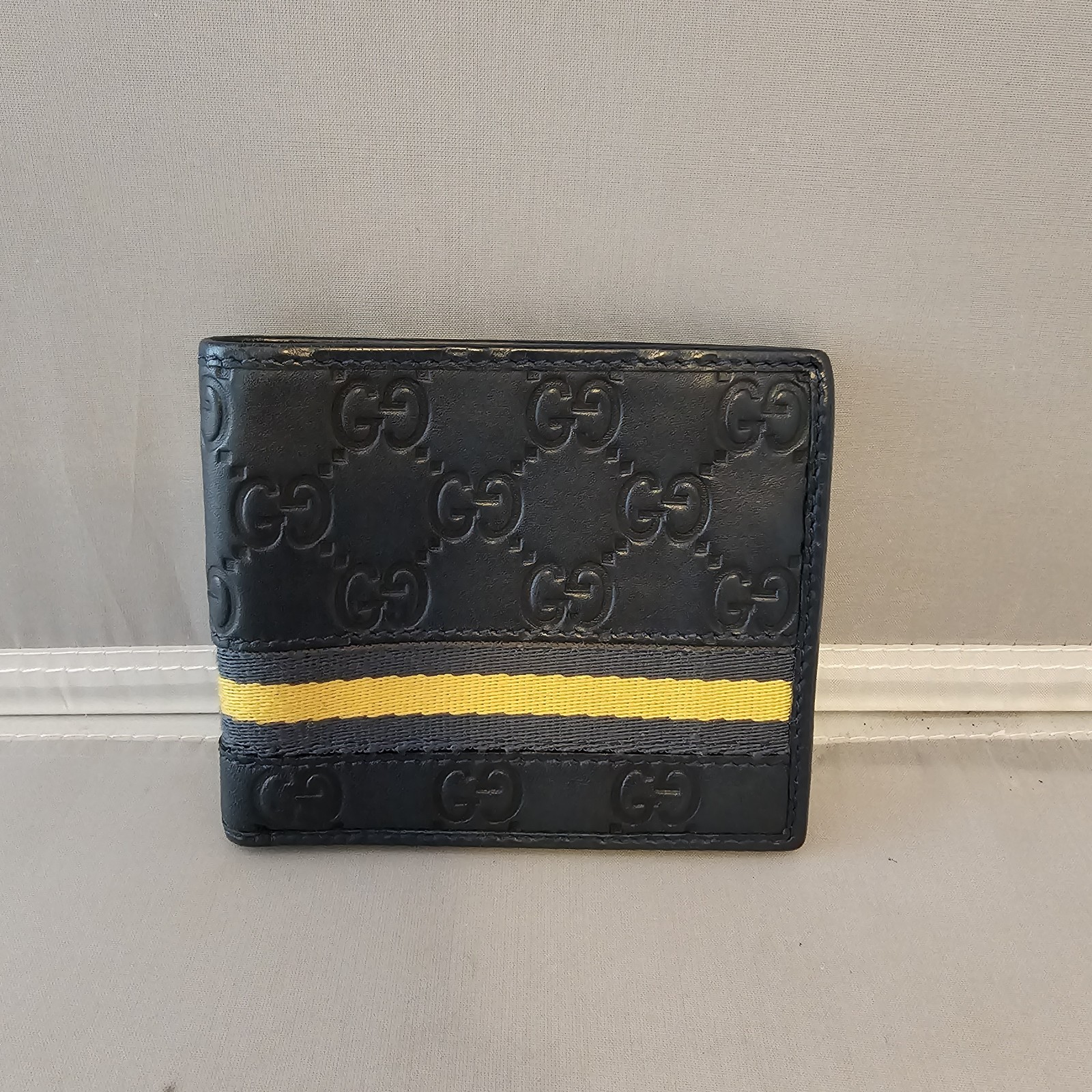 Gucci Wallet Bifold Navy Leather Yello Stripe GG Great Condition See Pictures