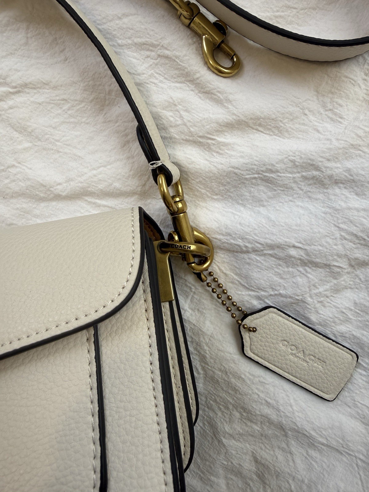 Coach Tabby 20 Women’s Shoulder Bag White With Gold Hardware – Small