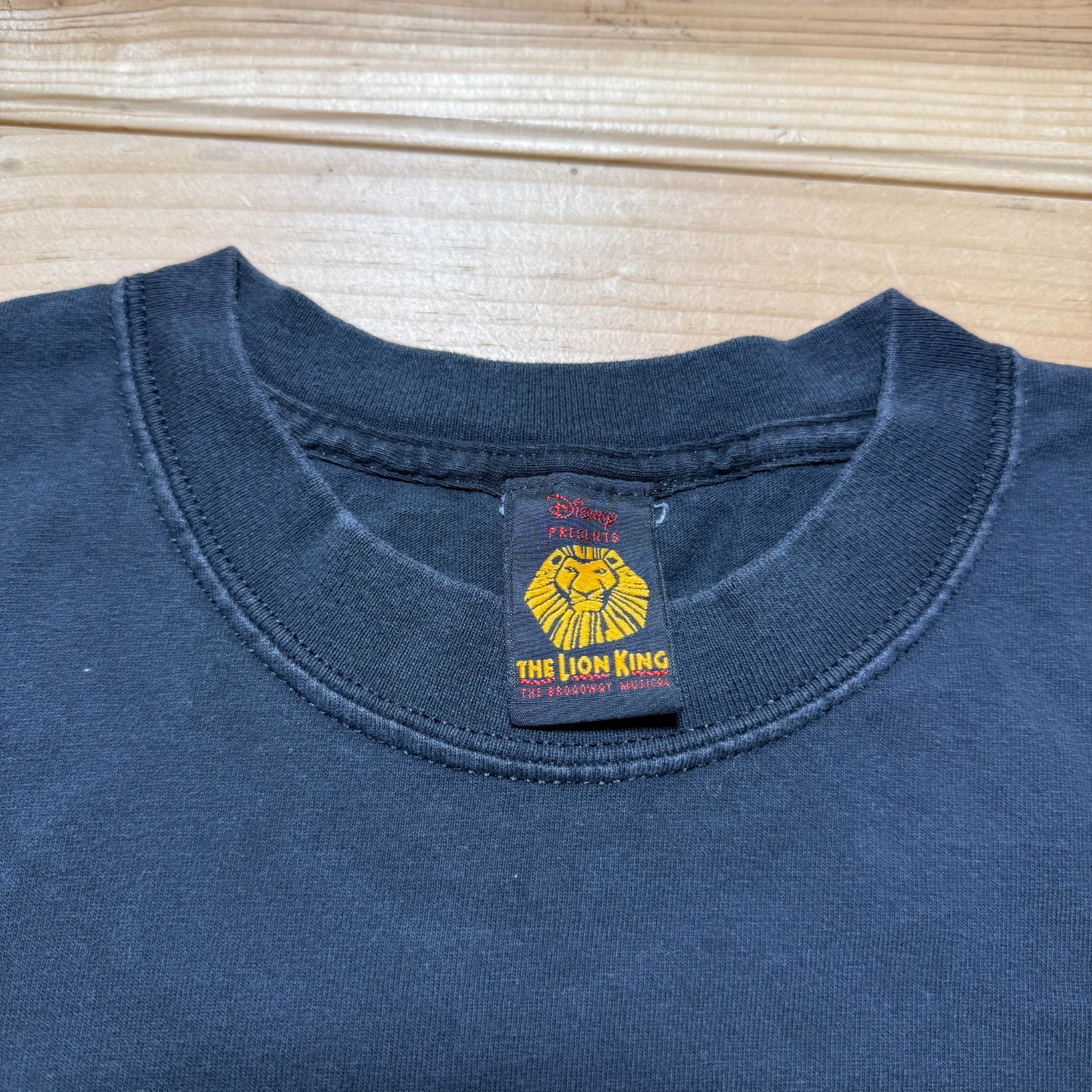 Vintage 90s Disney The Lion King Broadway Musical London Graphic T-Shirt – Large