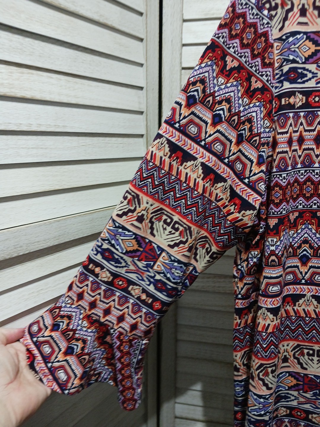 Womens DB Blouse Size 1X Orange Blue Aztec Designs Stretch Lightweight Unlined