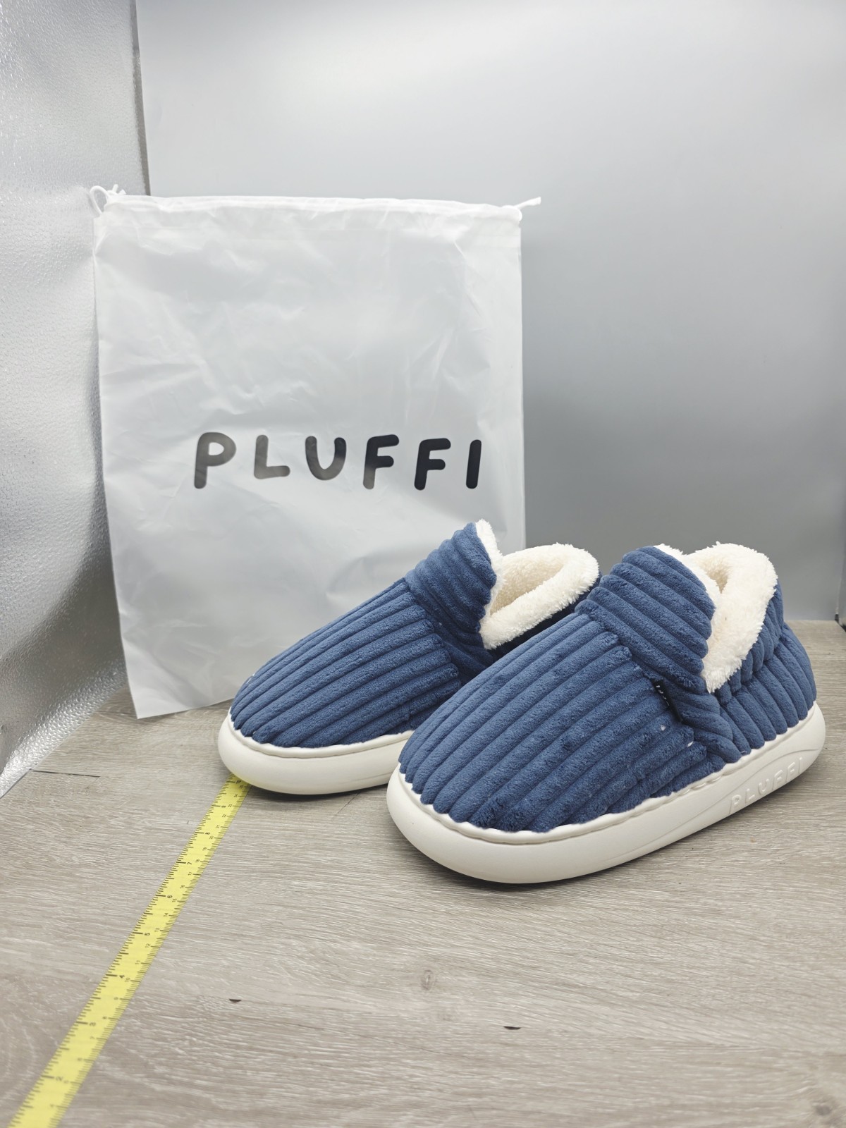 Comfy New PLUFFI Slippers Blue Unisex US Women Sz 9- 9.5 US Mens 7- 7.5 40-41
