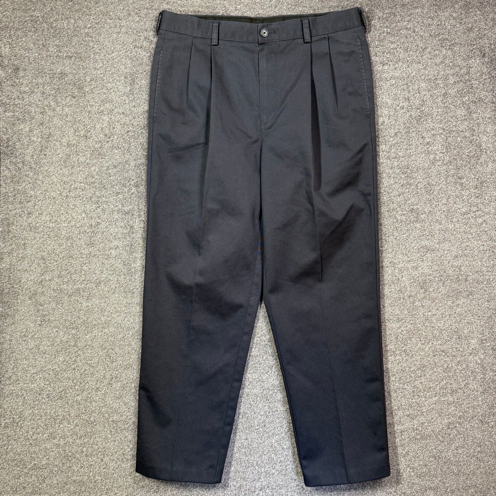 LL Bean Pants Mens 33×30 Navy Blue Classic Fit Pleated Chinos Cotton Twill