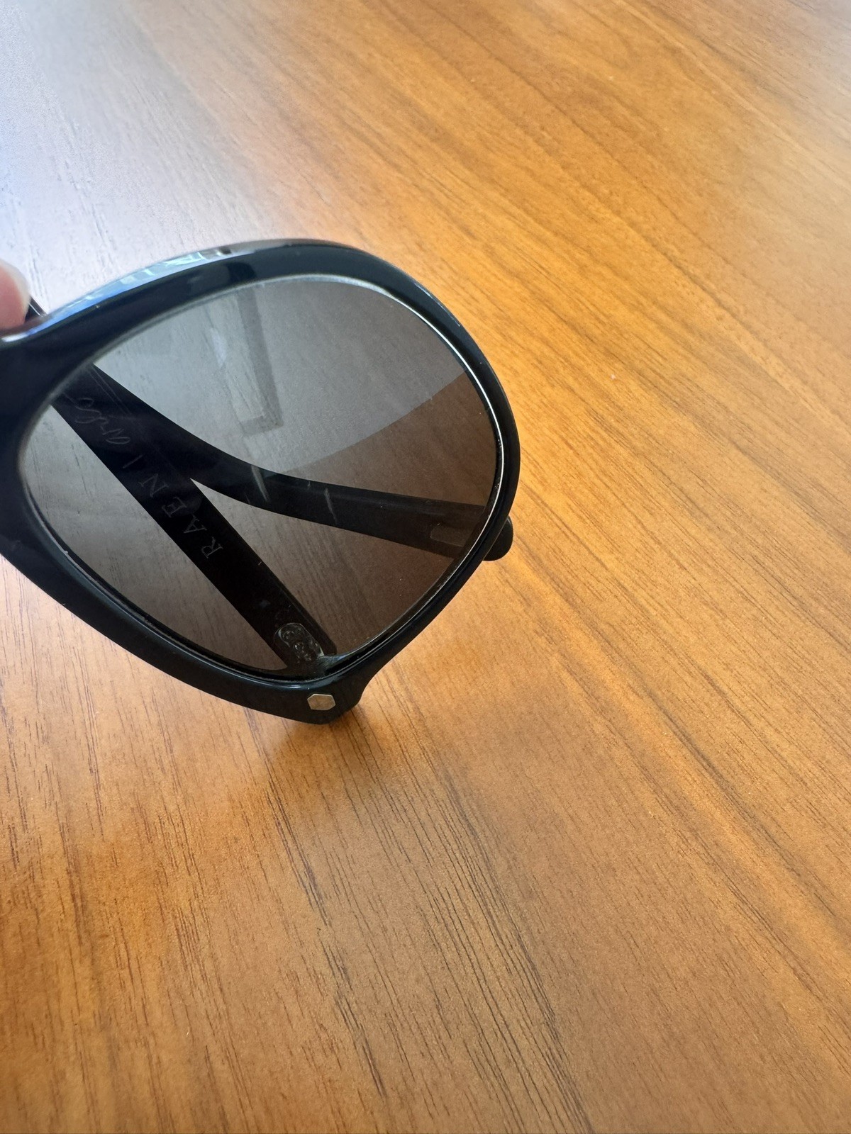 Raen Arlo Crystal Black Polarized Size Sunglasses Fair – scratches