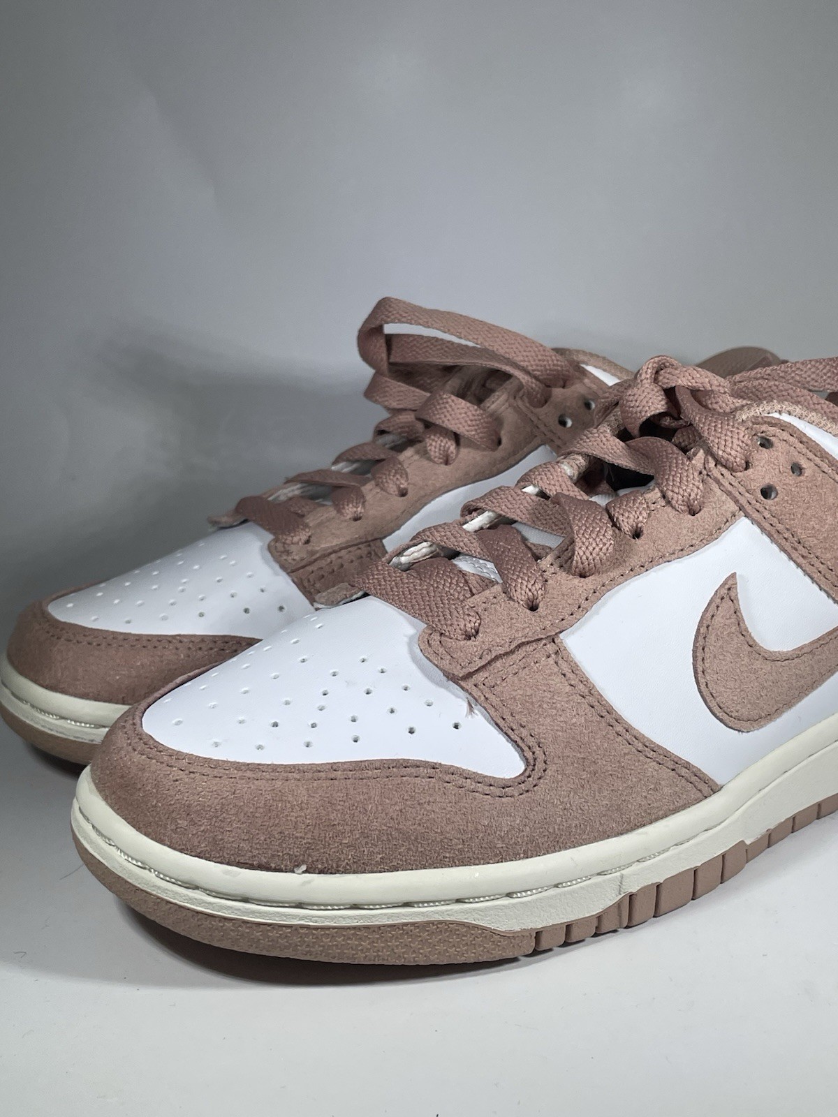 NIKE DUNK LOW WOMENS SUEDE PINK NEW WITH BOX LID CUT OFF SIZE 6