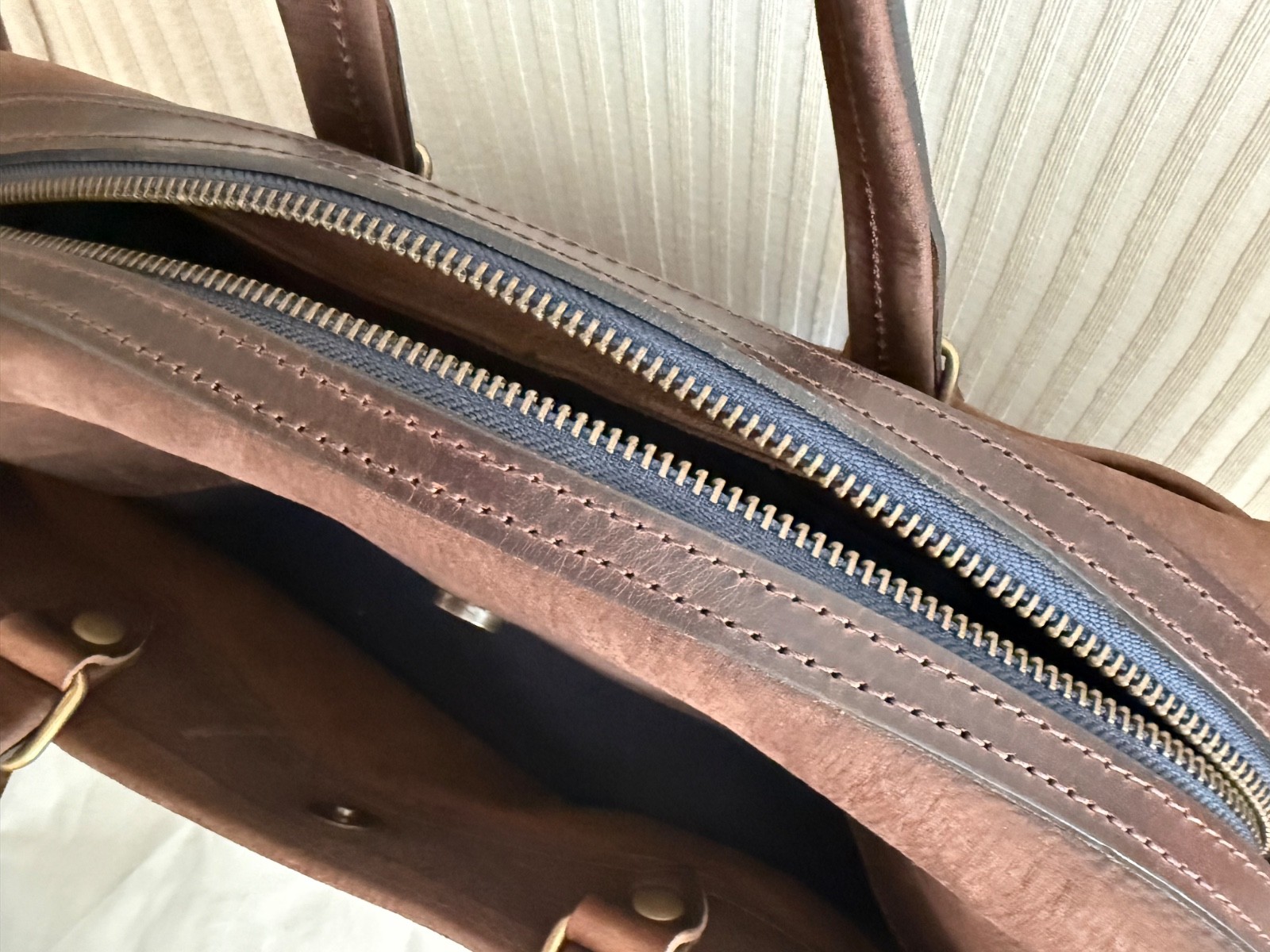 BLEU DE CHAUFFE NEW REPORT BUSINESS BAG COFFEE / WAXED STONEWASHED LEATHER
