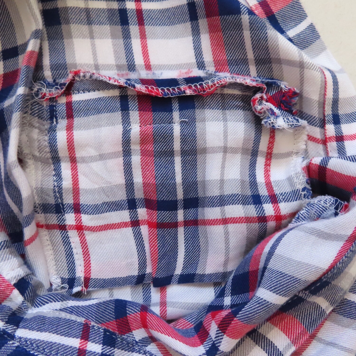 Supply & Demand Shirt Womens Medium Red Blue Plaid Button Up Long Sleeve Western