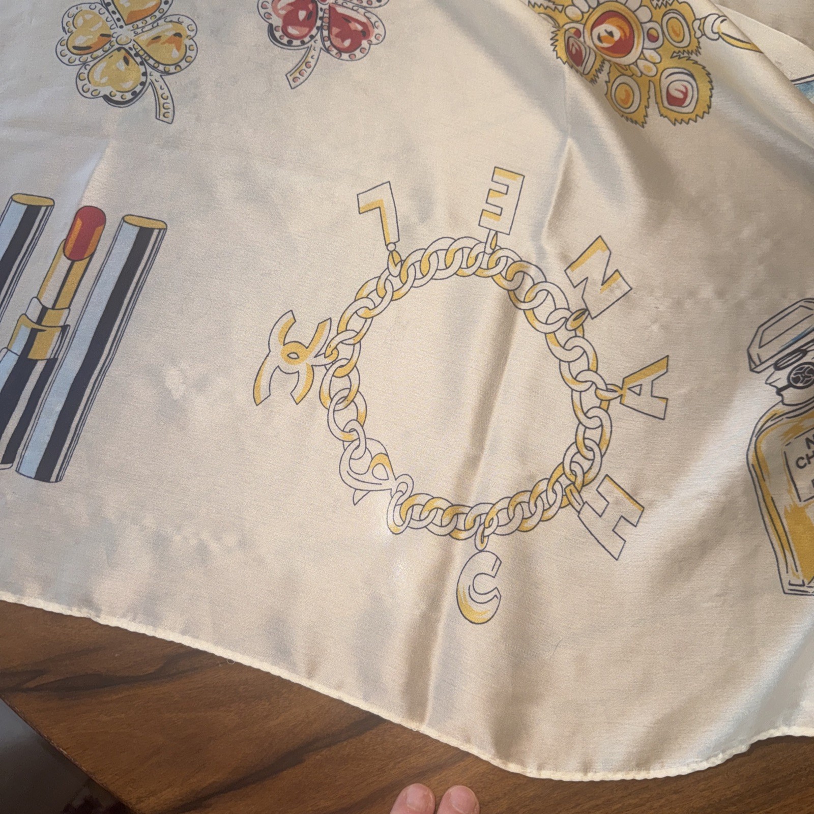 CHANEL Scarf Silk 100% Made In ITALY CC LOGO