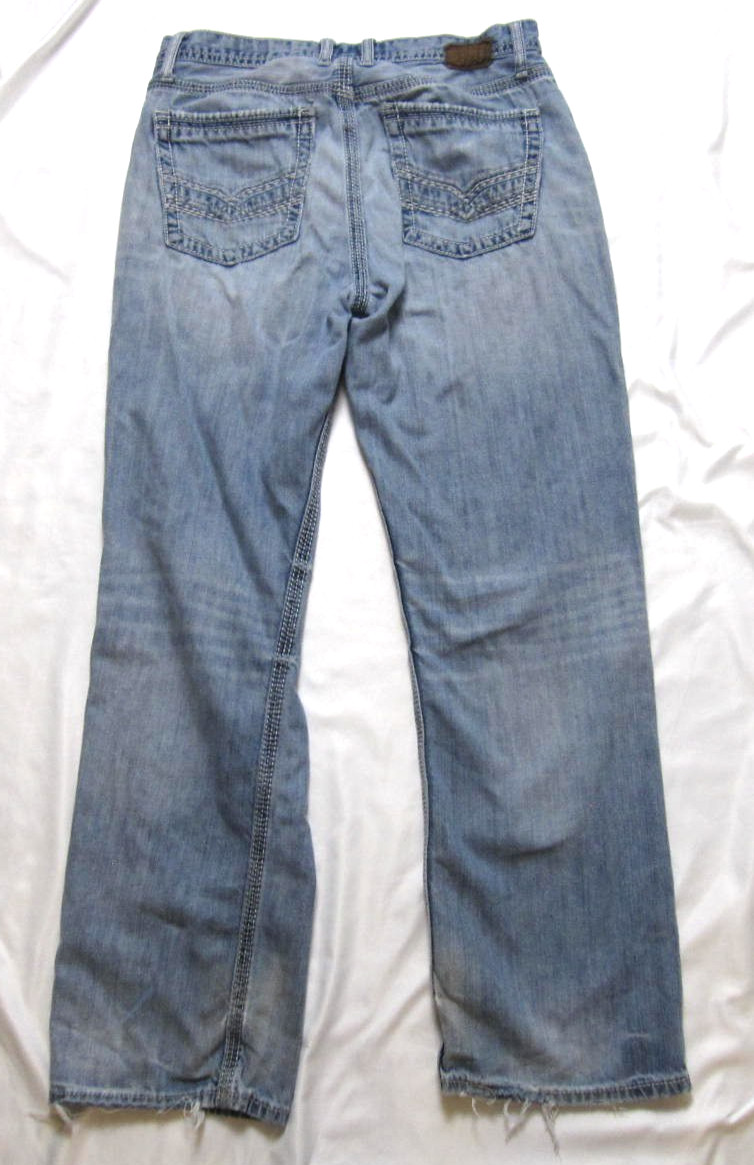 BKE Tyler Straight Jeans Men 33R Distressed Blue Denim Y2K McBling Buckle(MP591)
