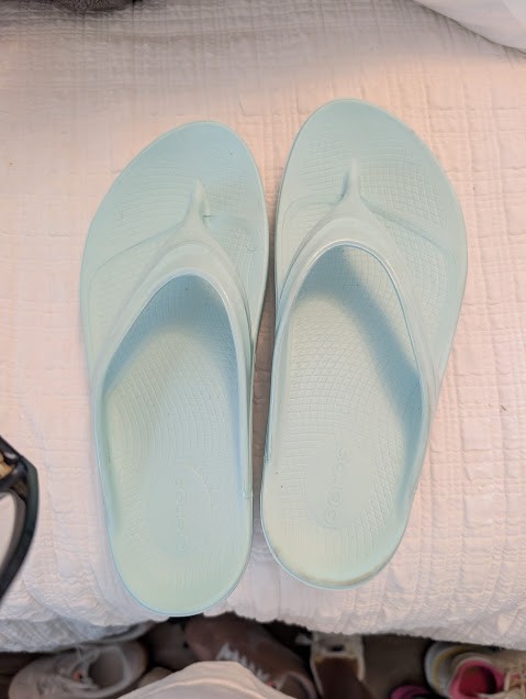 Oofos Recovery Flip Flops