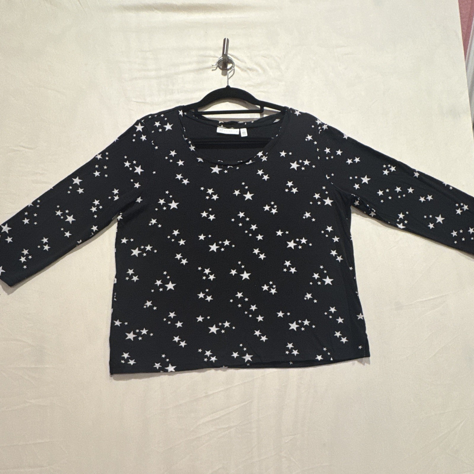 Rafaella Women’s Navy/White Star Round Neck 3/4 Sleeve Pullover Top, L