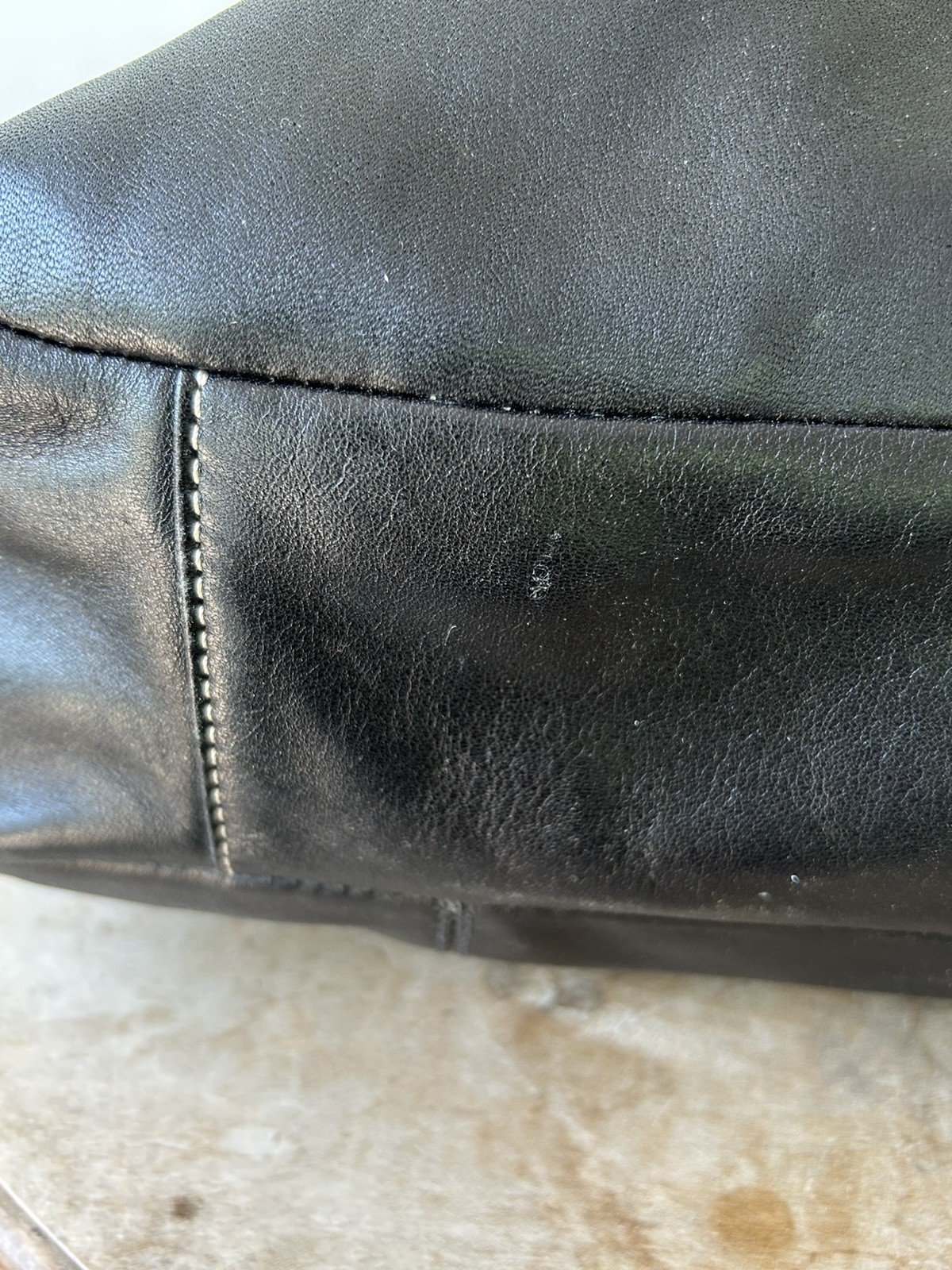 Coach gallery East west Black s atchel Bag Zip Closure. Coach F15147 *Read‼️