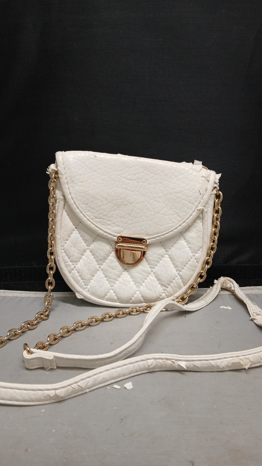 LD Quilted Crossbody Handbag Girls White 100% Polyurethane Gold Chain Strap Bag
