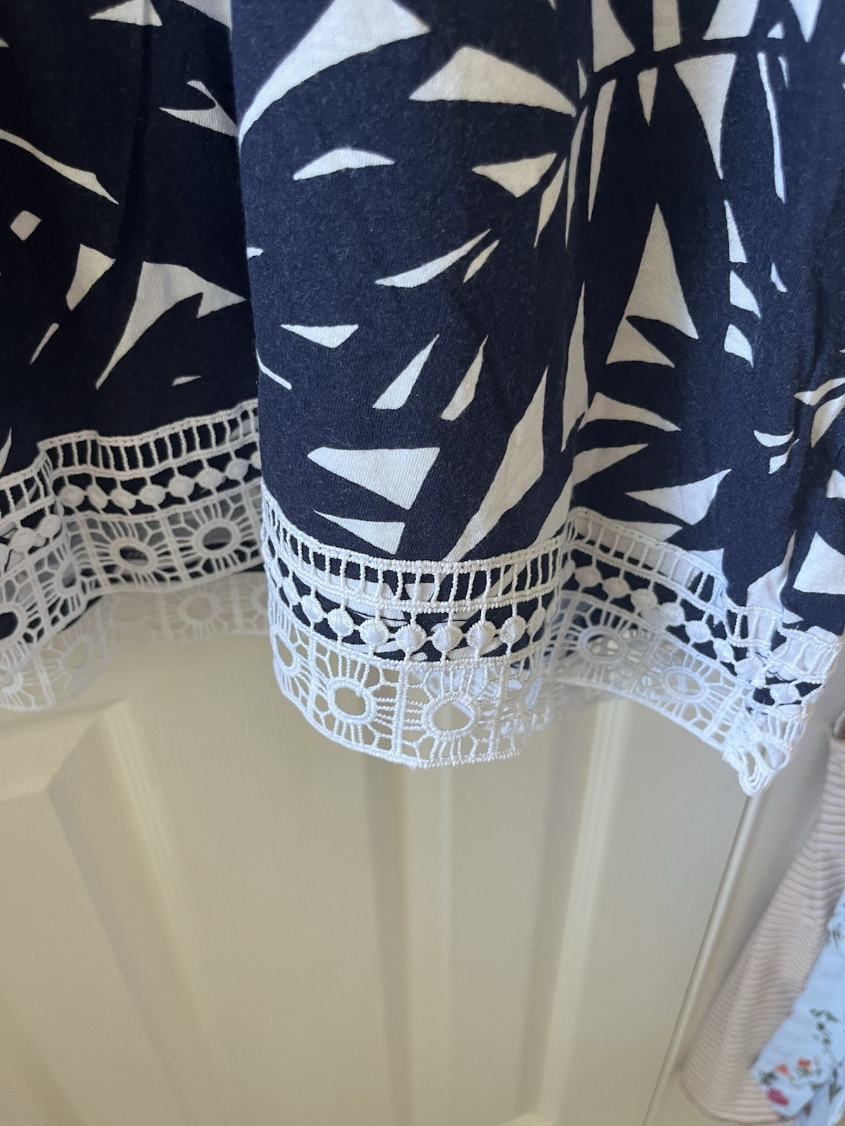 Talbots Navy Blue White Safari Tropical Leaves Tunic M NWOT