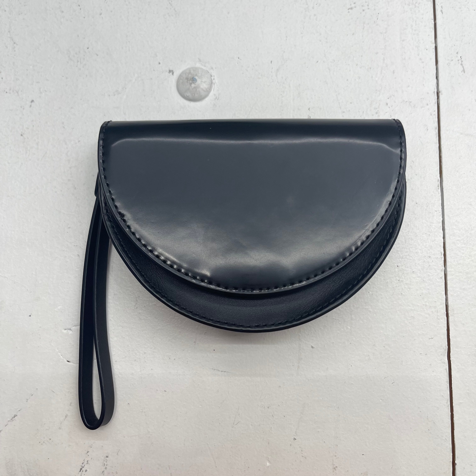 Kate Spade Saturday Black Leather Half Circle Wristlet 4JRU0124 New