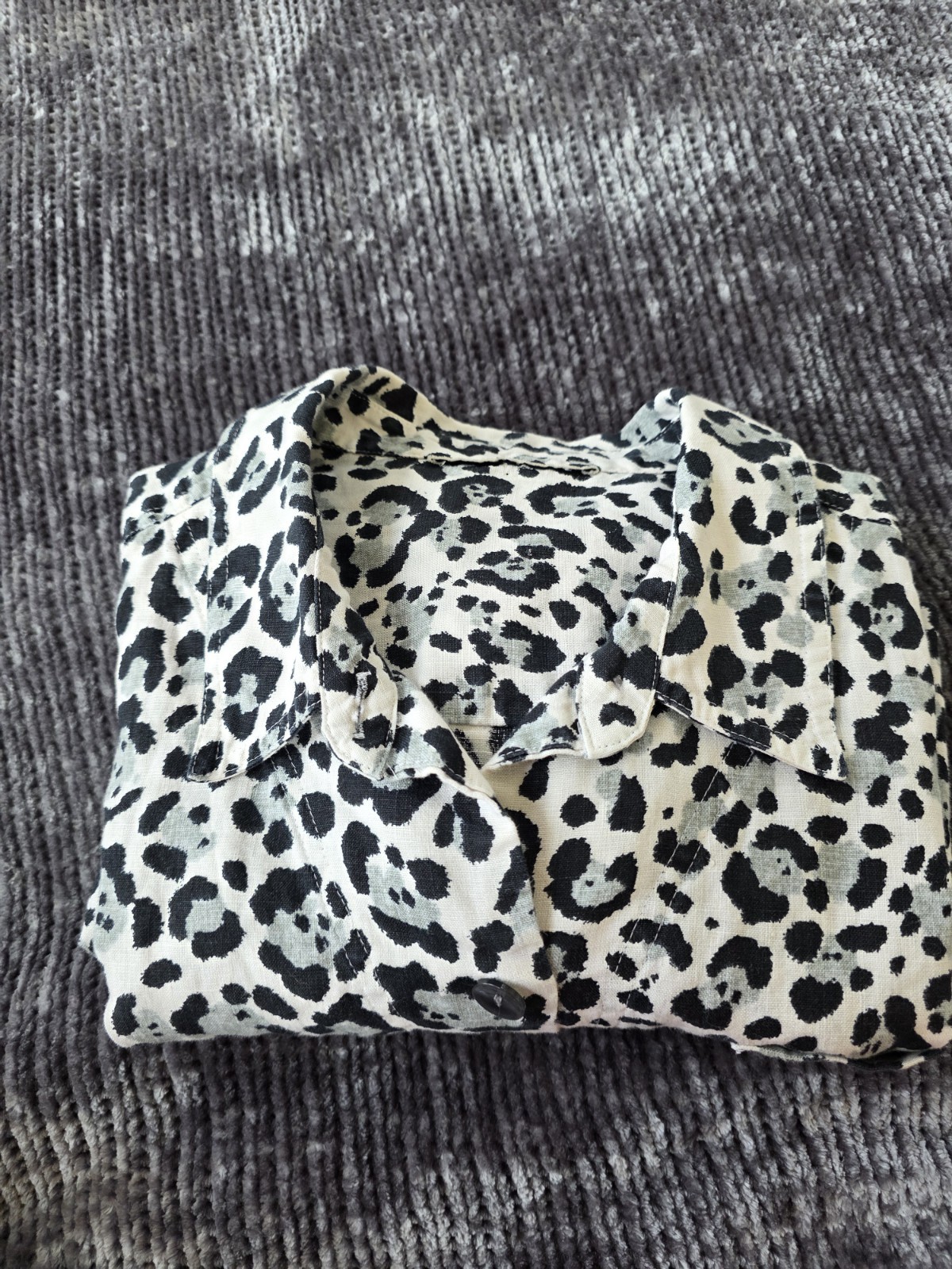 Jones New York Women’s Large Leopard Print Blouse 100% Linen Button Down 3qtr Sl