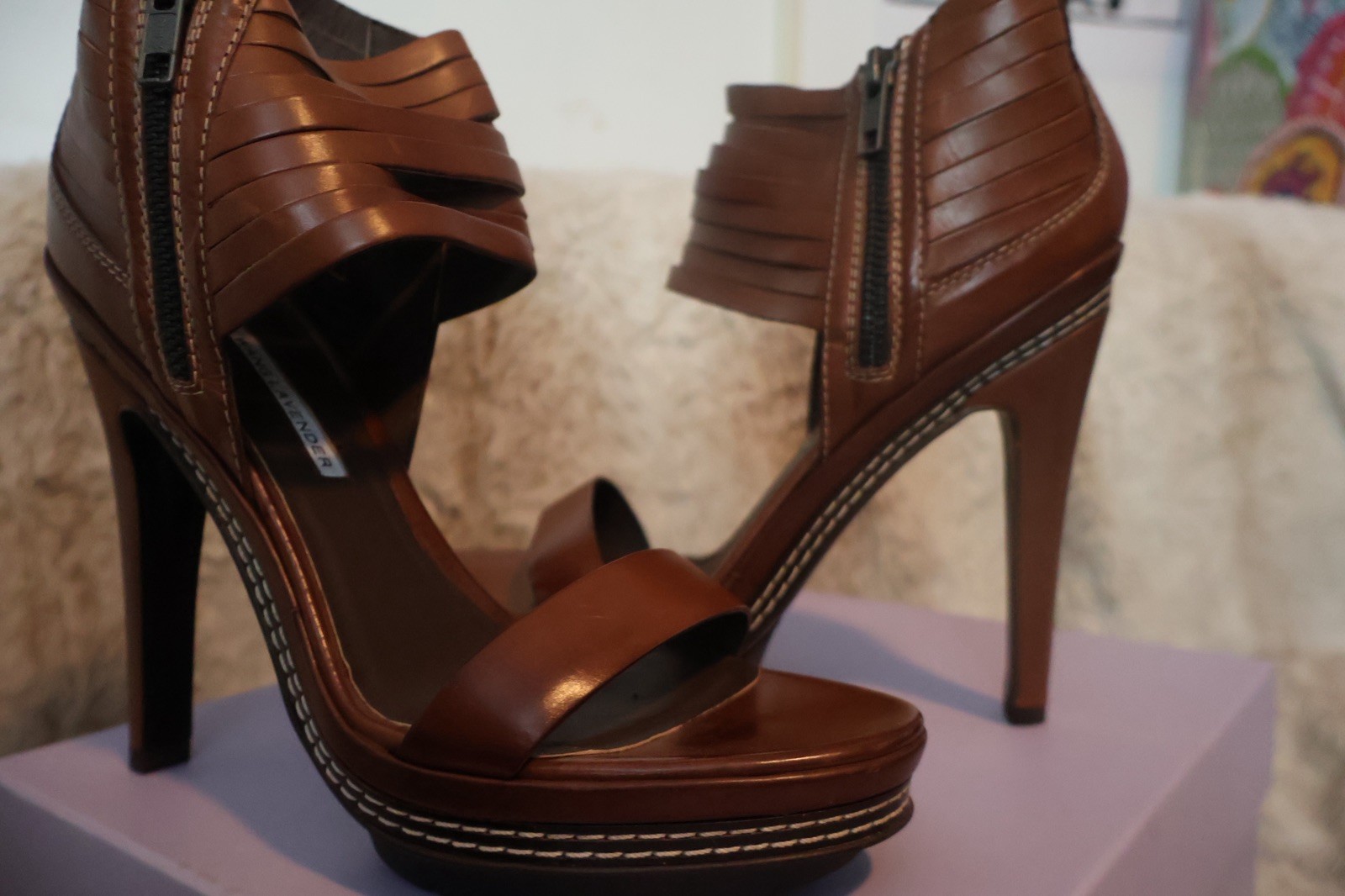 Vera Wang Lavender Label Izzy Tobacco Brown Stiletto Pumps 8 Made in Italy