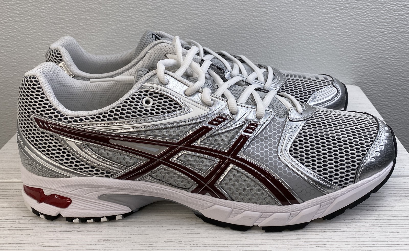 Asics Gel-DS Trainer 14 Men’s Size 11 White Port Royal Mesh Athletic Sneakers