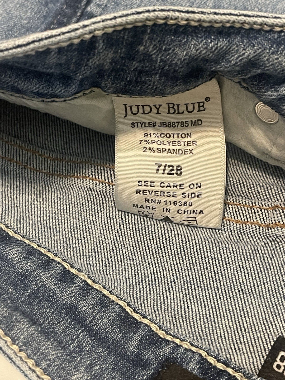 Judy Blue High Rise Straight Fit Jeans. 7/28