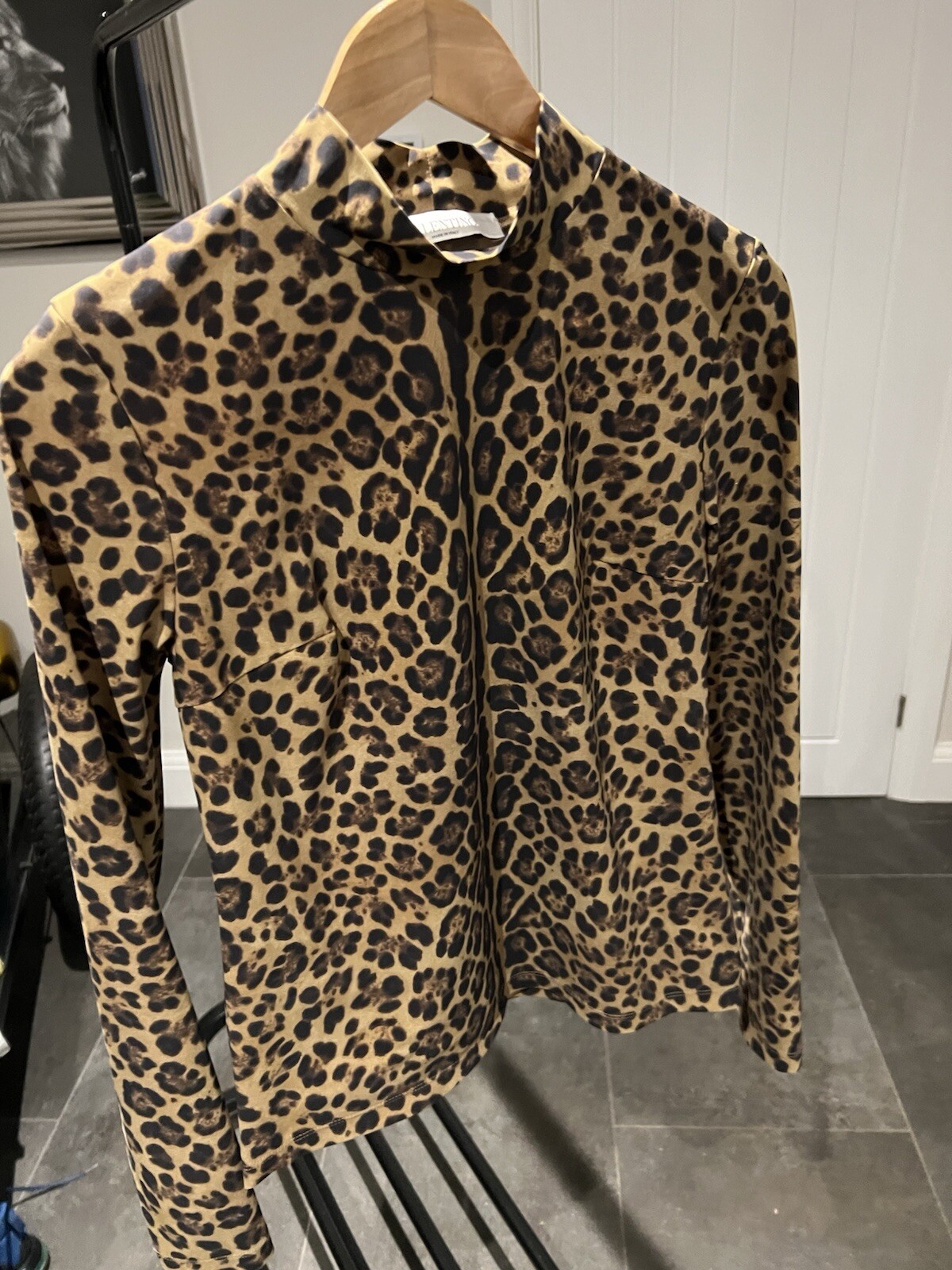 ladies valentino tops