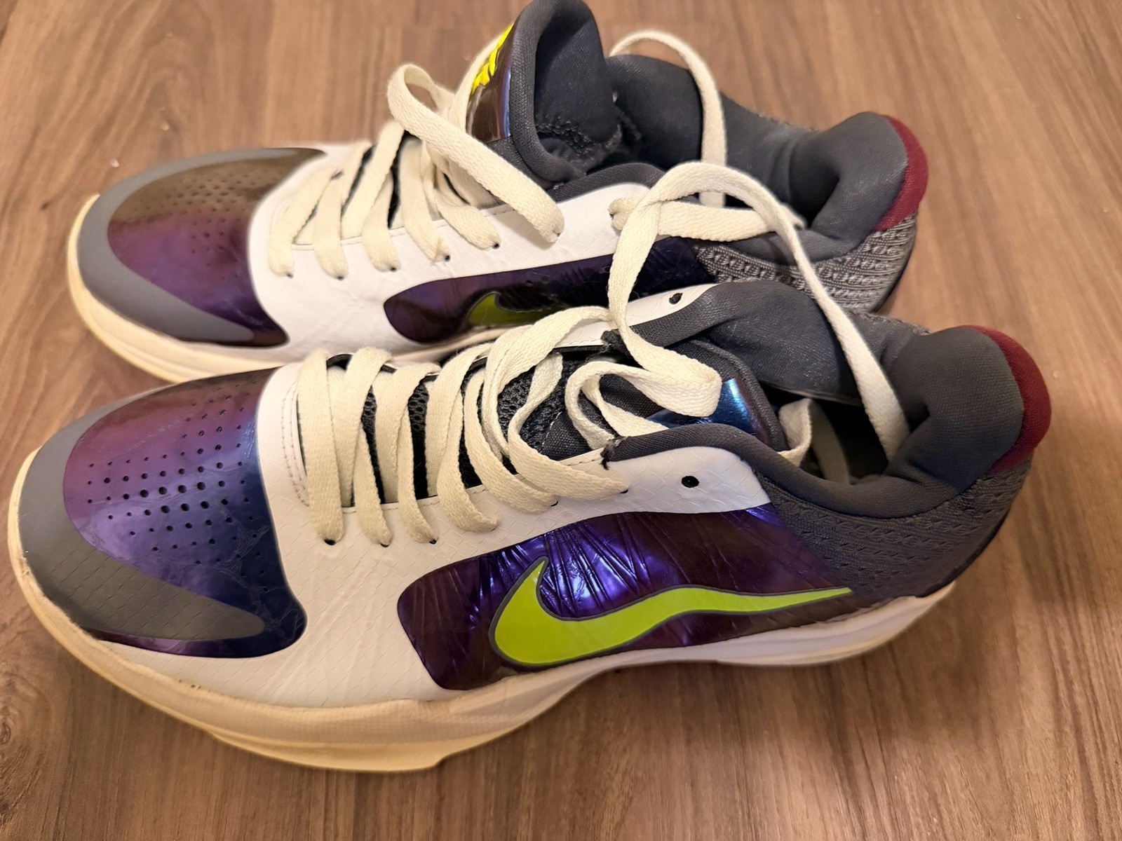 Size 8.5- Kobe 5 Protro 2020 Chaos