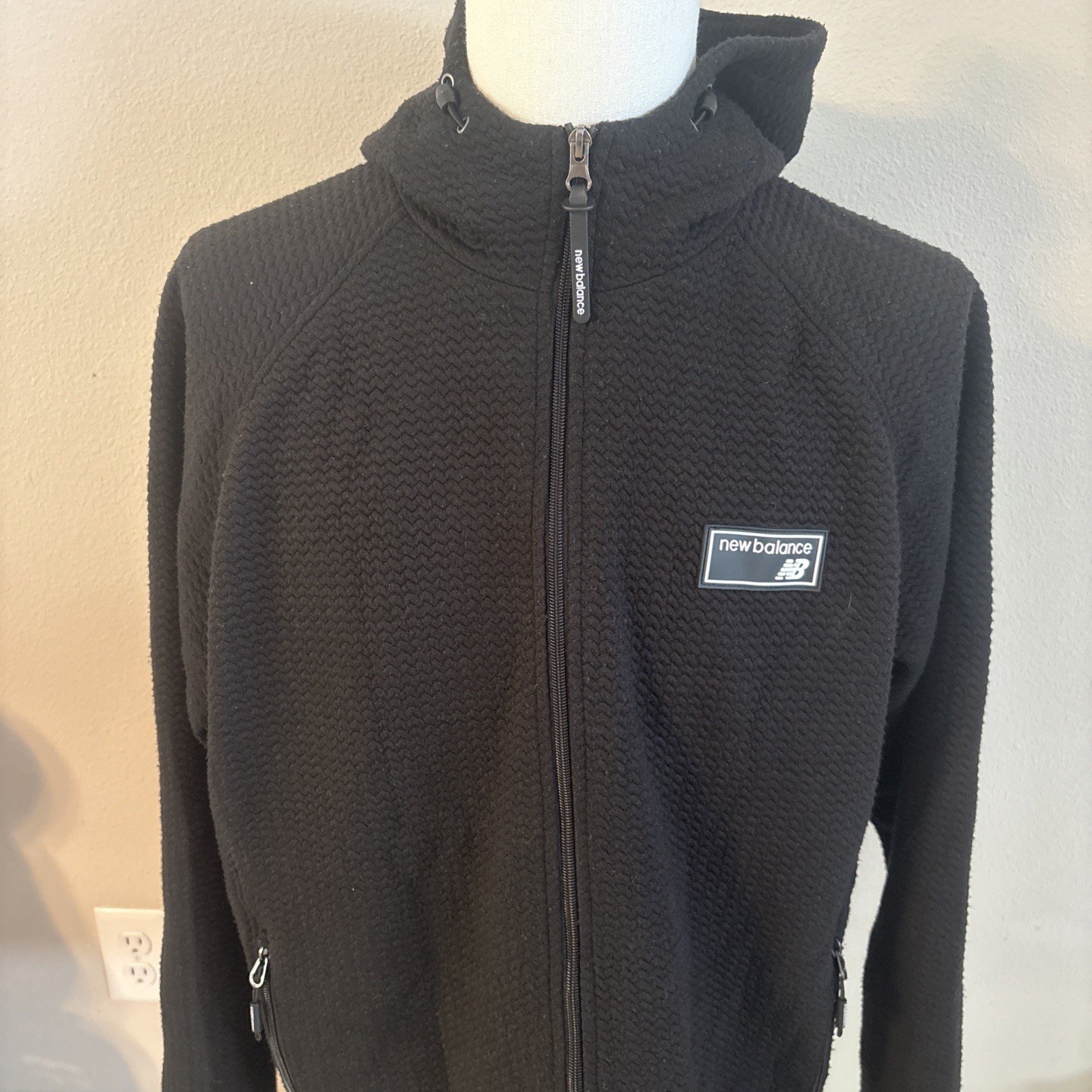 New Balance Athletic Hooded Textured Fabric Black Jacket Men’s Size XL