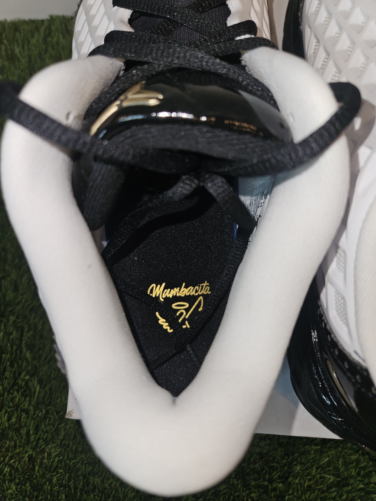 Size 9 – Kobe III Low Protro (IQ3916 100) Mambacita