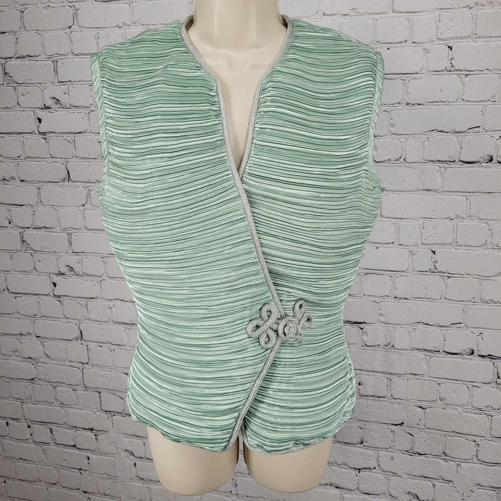 VTG Lillie Rubin Green Satin Silver Shimmer Trim Pleated Vest USA Made Size 8