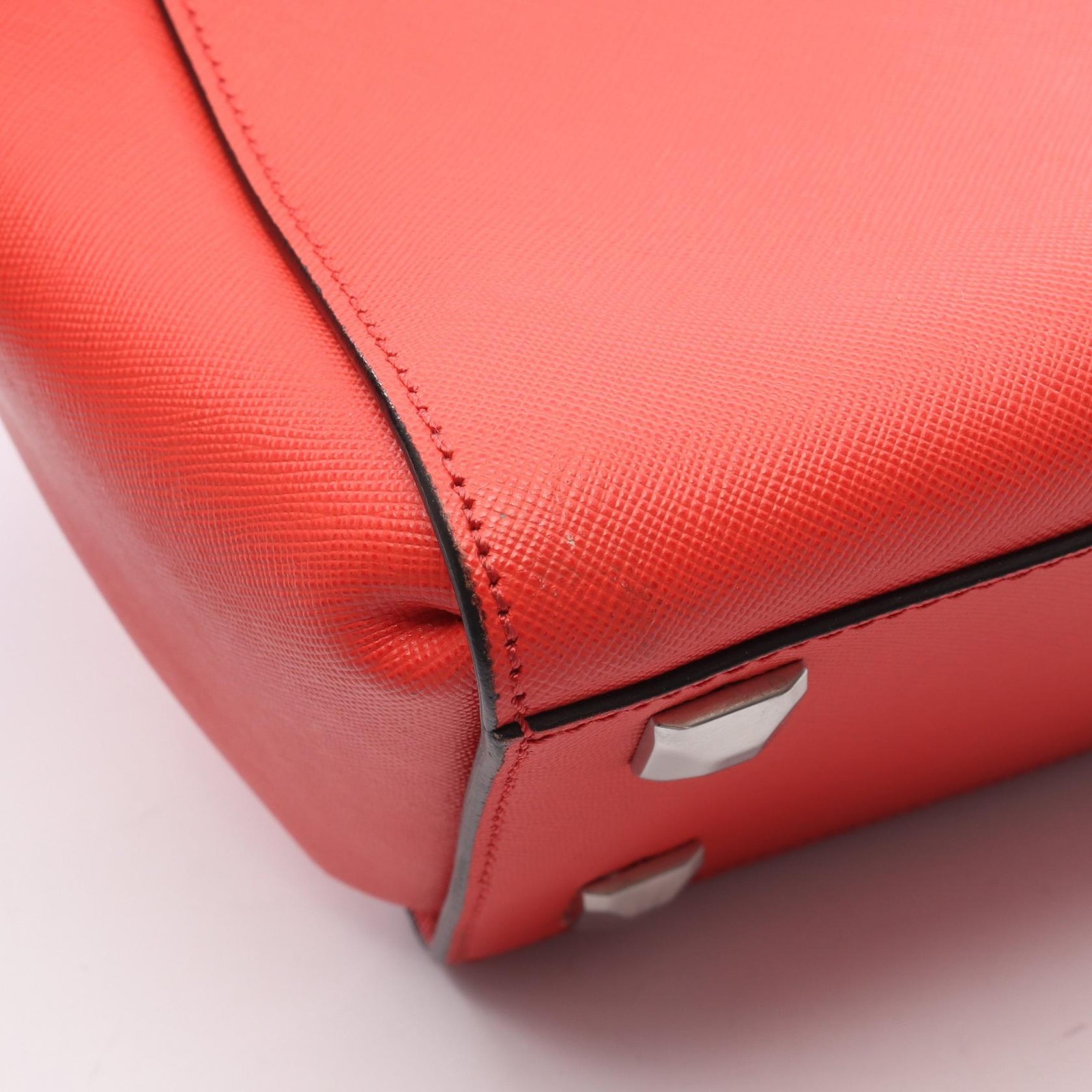 MCM Leather 2way Handbag – DUTY FREE