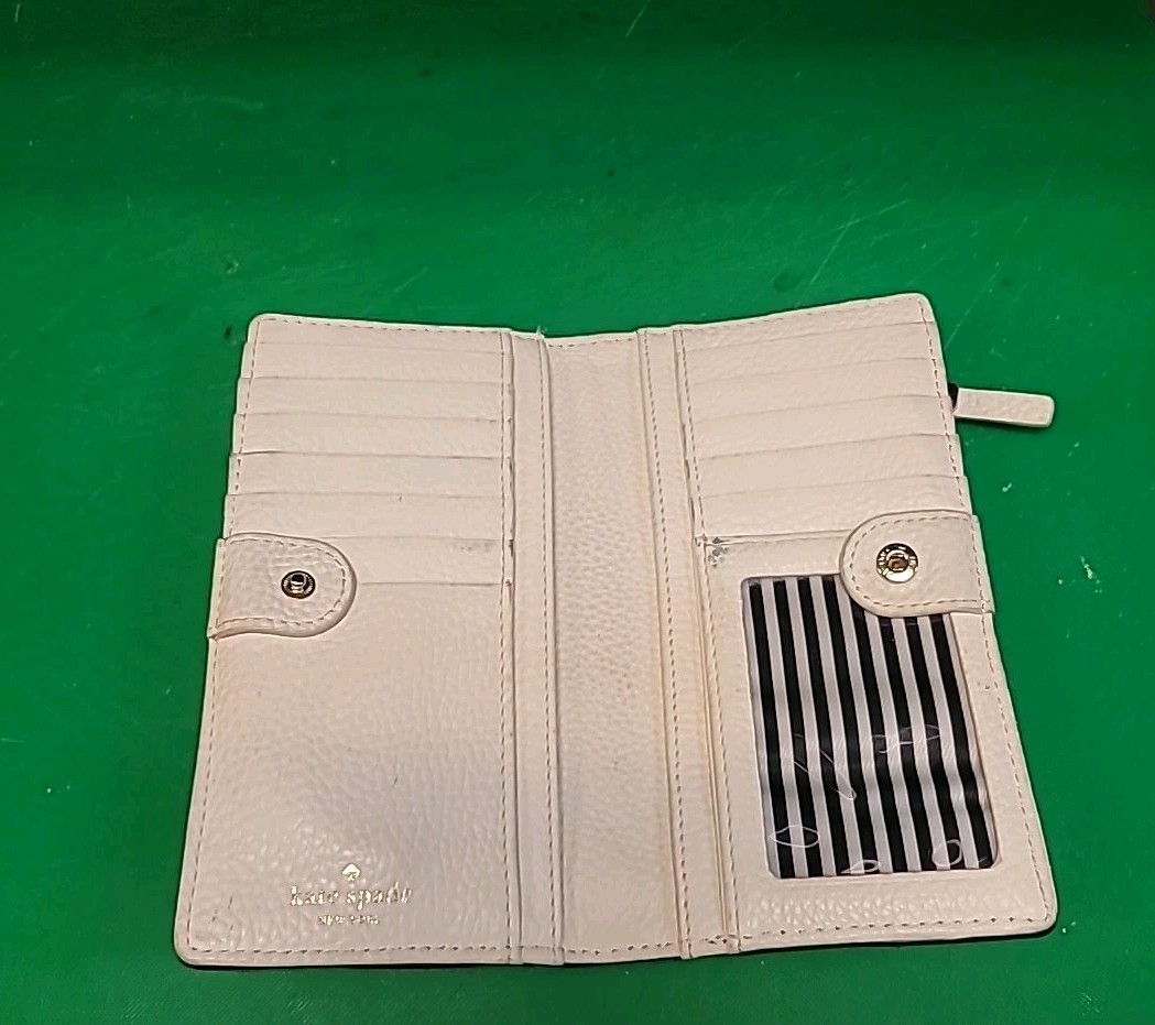 Kate Spade Pebble Leather Wallet Credit Cards White Black Lining Bill Fold