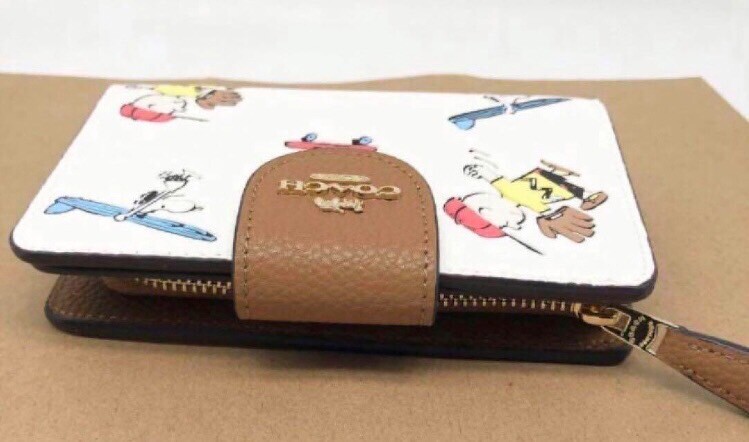 Coach Peanuts Snoopy Charlie Brown Bi-fold Wallet White Outlet C4899 Japan New