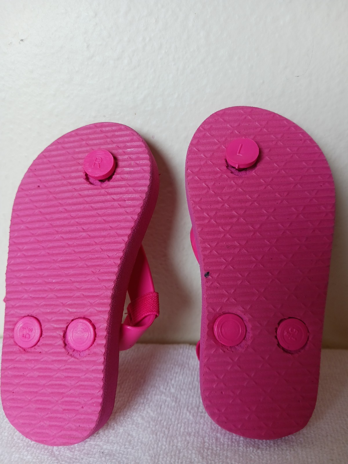 Sesame Street Unisex Kids Pink/Multicolor Thong Flip Flops Character Print