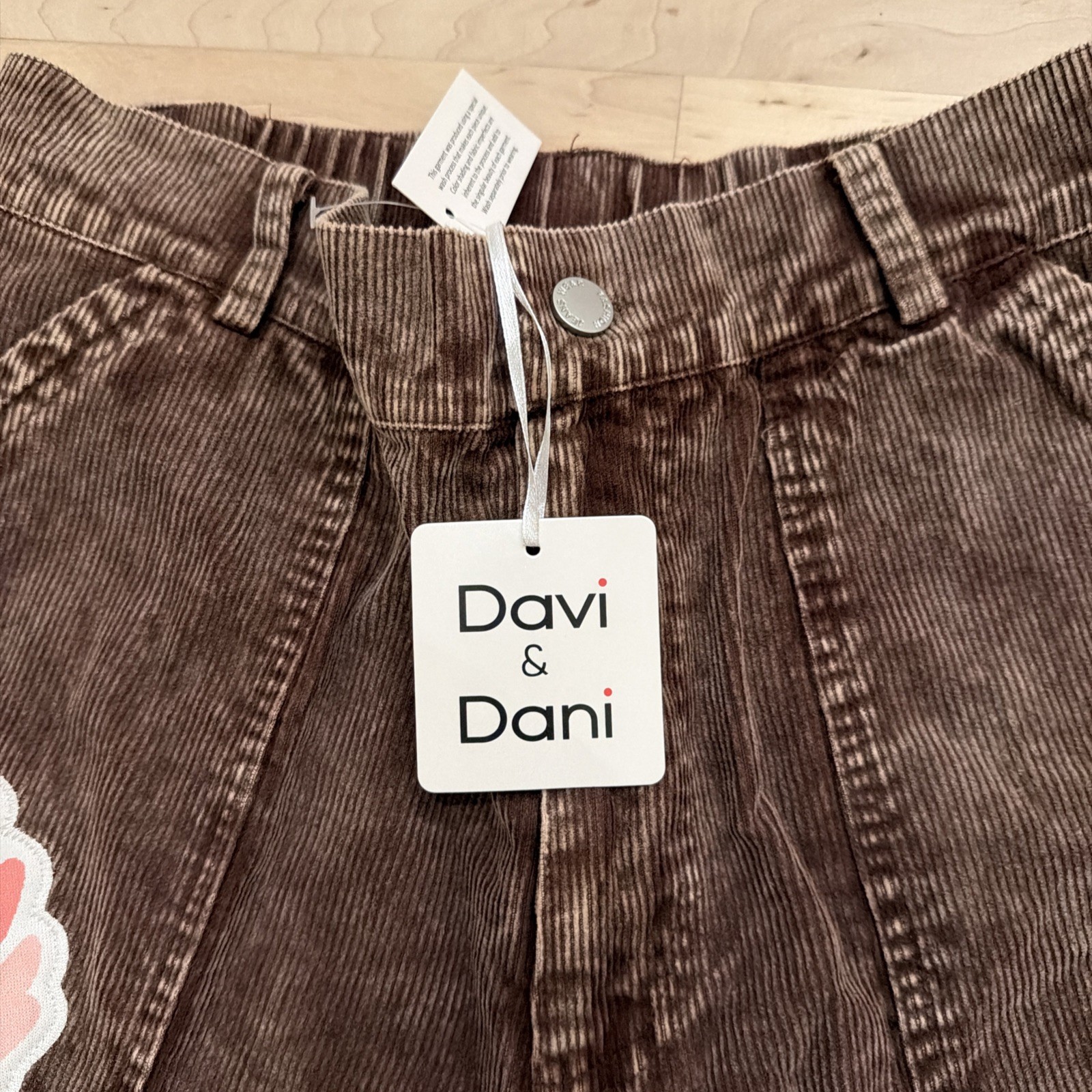 Davi & Dani Washed Corduroy Pants with Printed Patch Flowers in Brown Size M NWT