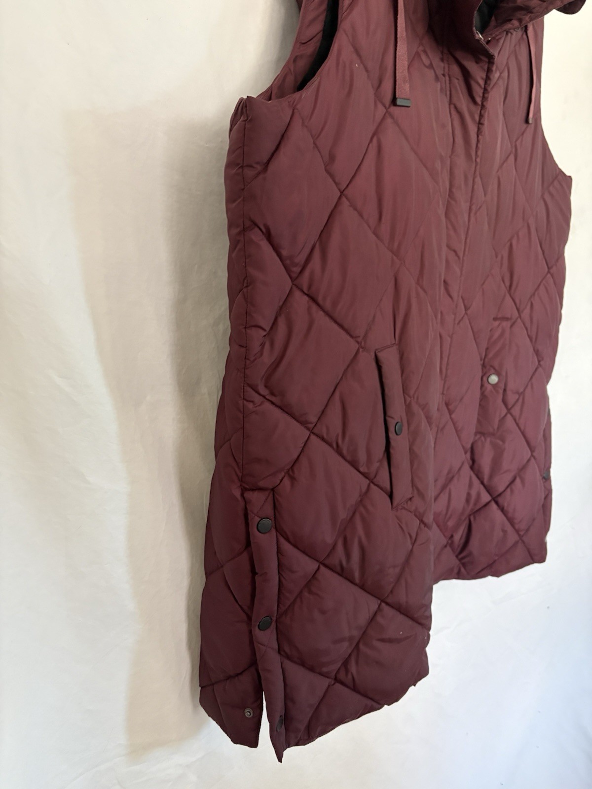 Weatherproof warm 3X Burgundy Quilted Hooded Lined Vest Zip snap side vents