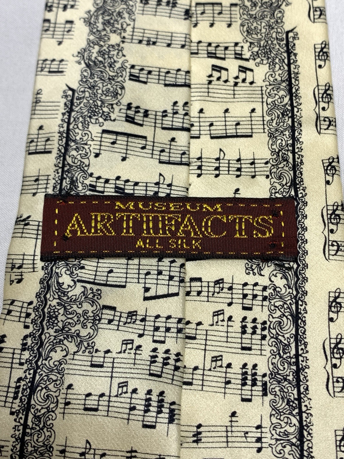 Vintage Museum Artifacts 100% Silk Hand Made Neck Tie P118