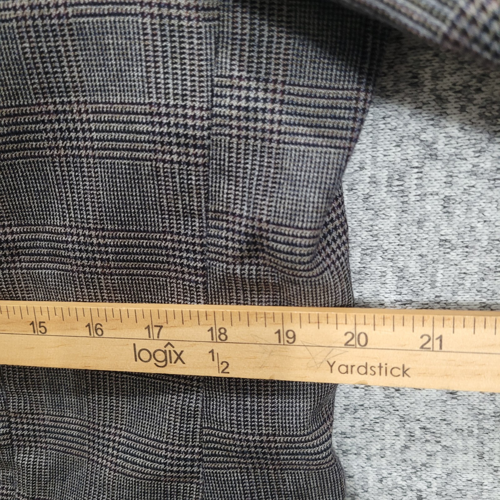J.S. Bank Tailored Fit Traveler’s Collection 41R 100% Wool Gray glen plaid