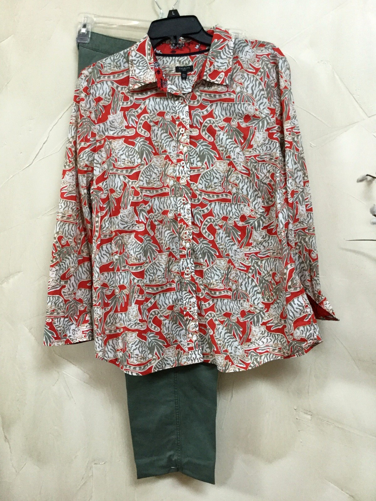 Talbots women Petite Size XLp Blouse Top Shirt Button safari Animal Red Green