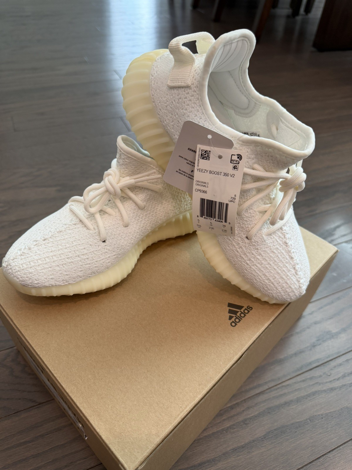 adidas Yeezy Boost 350 V2 Cream Triple White US 5.5 New with tag CP9366