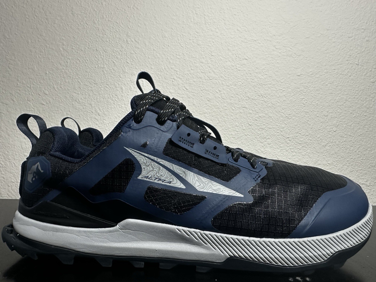 Altra Lone Peak 8 Men’s Trail Running Shoes, Navy/Black, Size 10.5