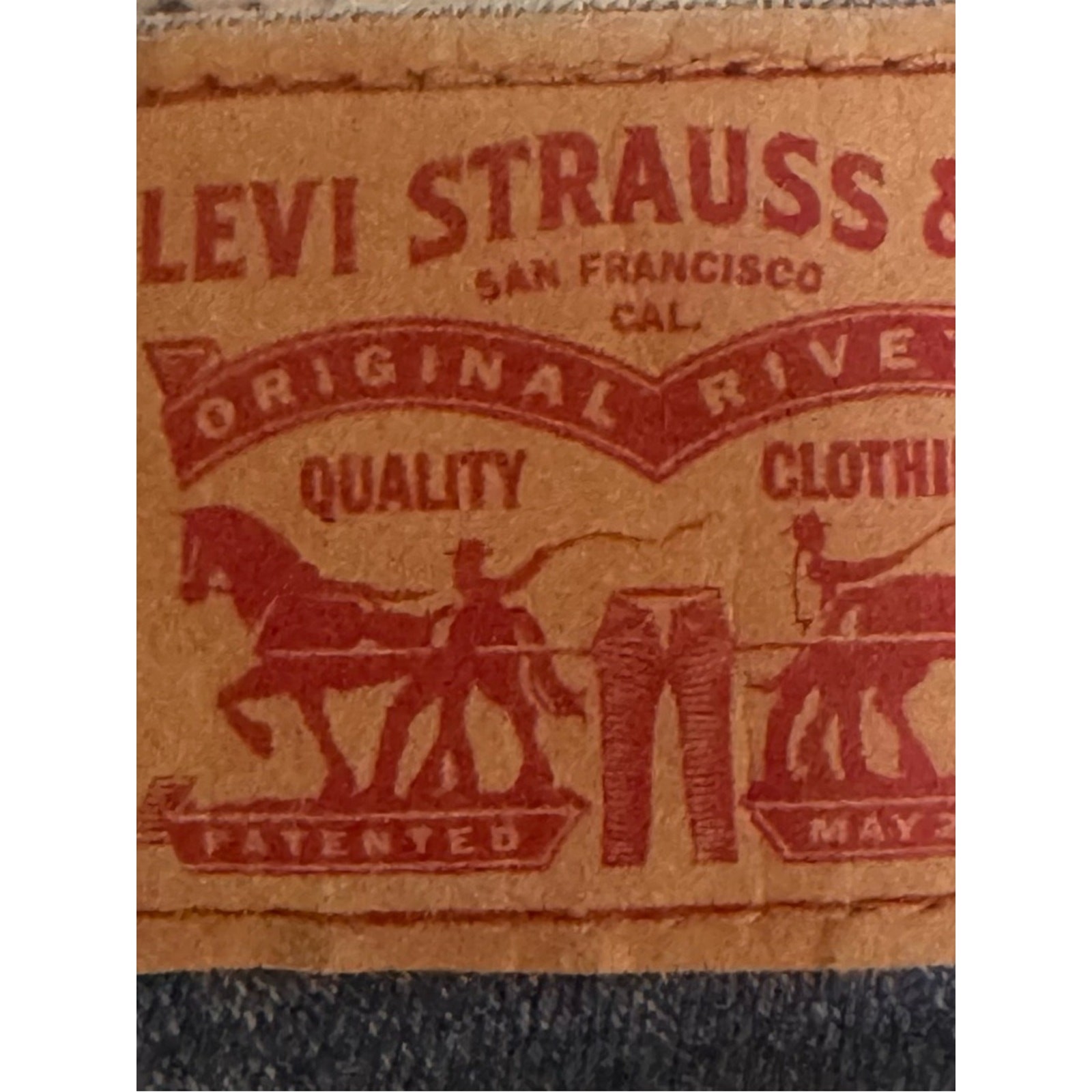 Levi’s 314 Shaping Straight Jeans Women’s Size 32