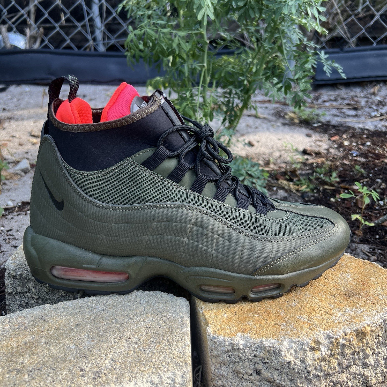As 9.5 Nike Air Max 95 Sneakerboot Olive Black Red Men’s Shoes 806809-300