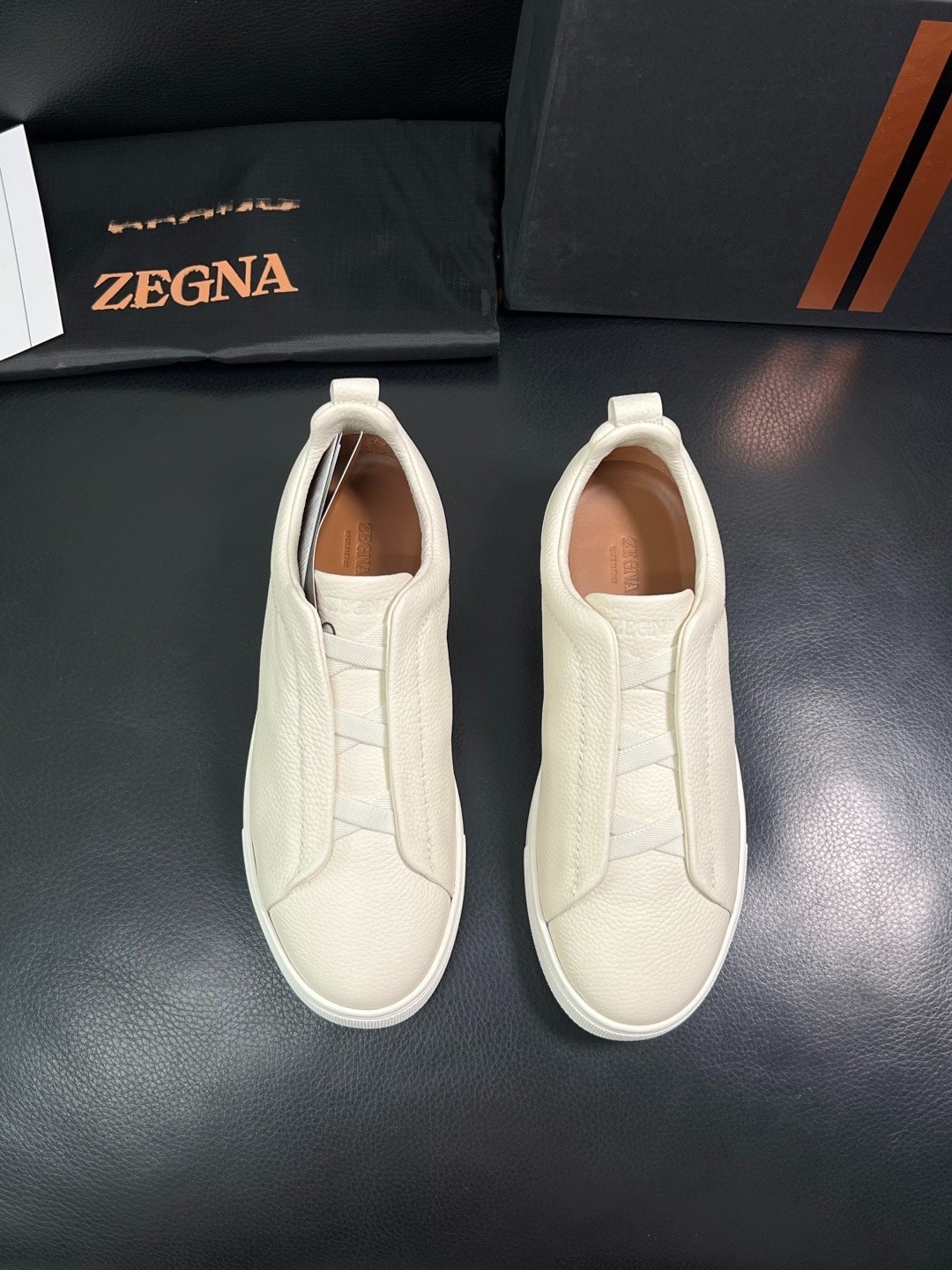 Men Zegna Off White Pebble Grain Calf Leather Concealed Elastic Laceless Slip On