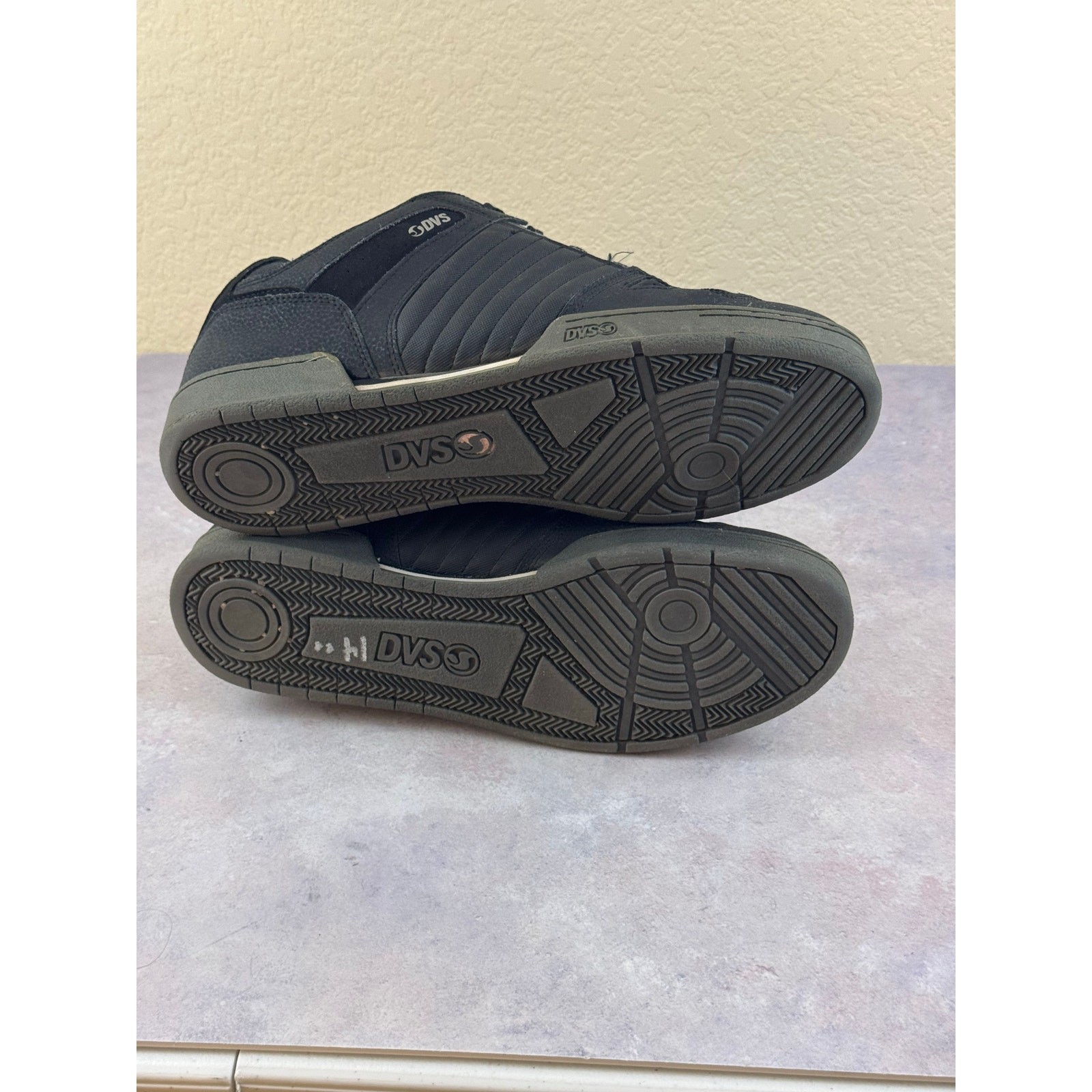 DVS Celsius Mens Size 13 Skateboarding Shoes Black-Gray DVF0000233