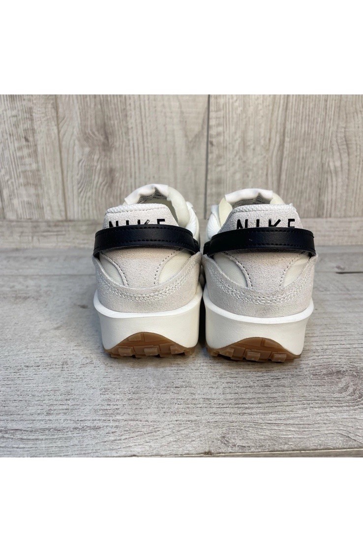 Nike Waffle Debut Womens Sz 6 Running Sneakers Sail White Black Gum DH9523-109