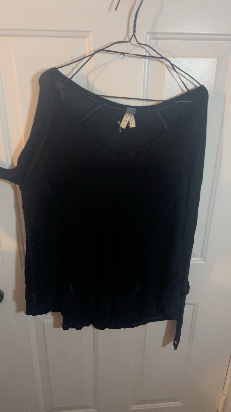 We The Free Women’s Black V-Neck Ruffle Knit Long Sleeve. XS Petite Tall