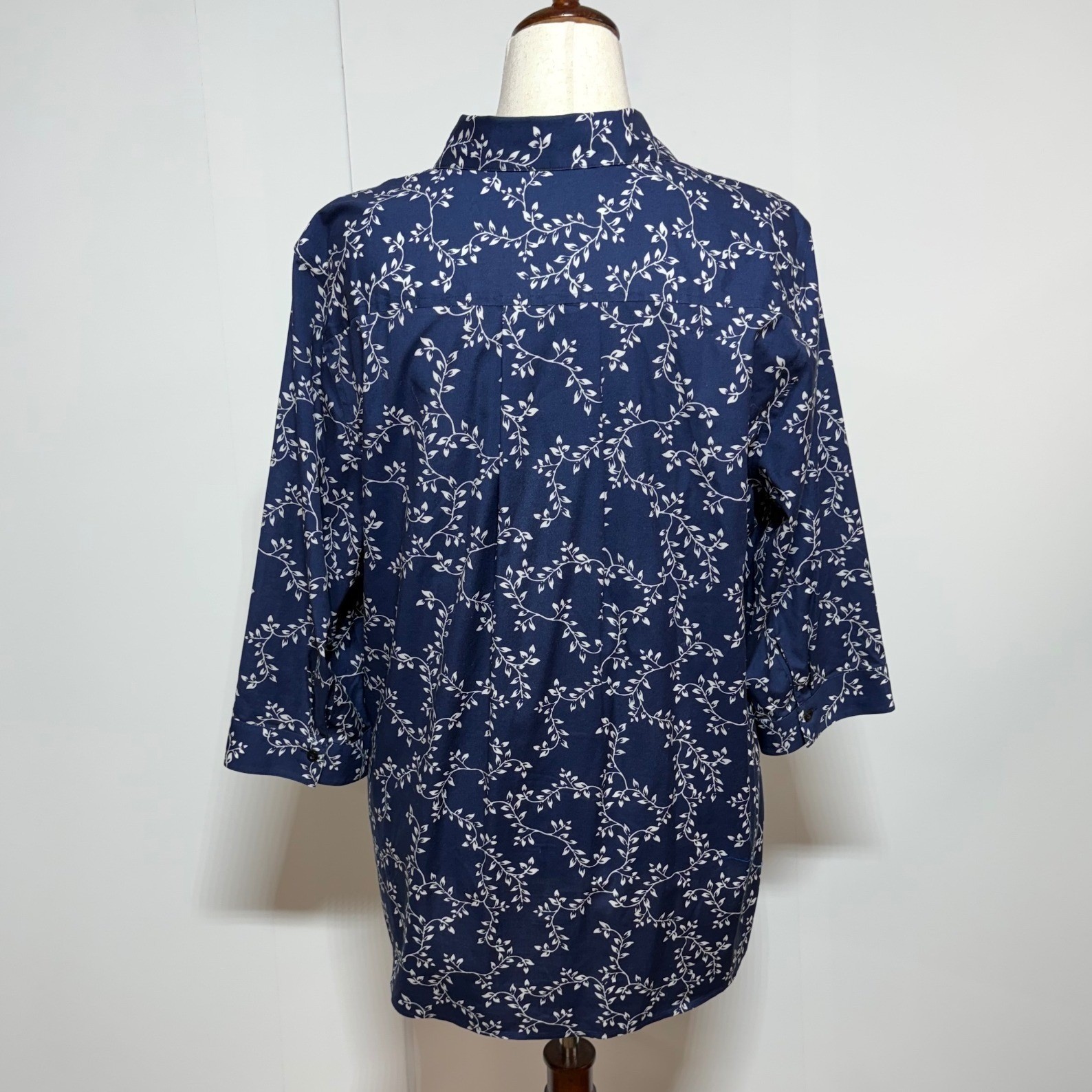 Chicos Top Womens XL 18 3.5 Blue Floral No-Iron 3/4 Sleeve Button Up