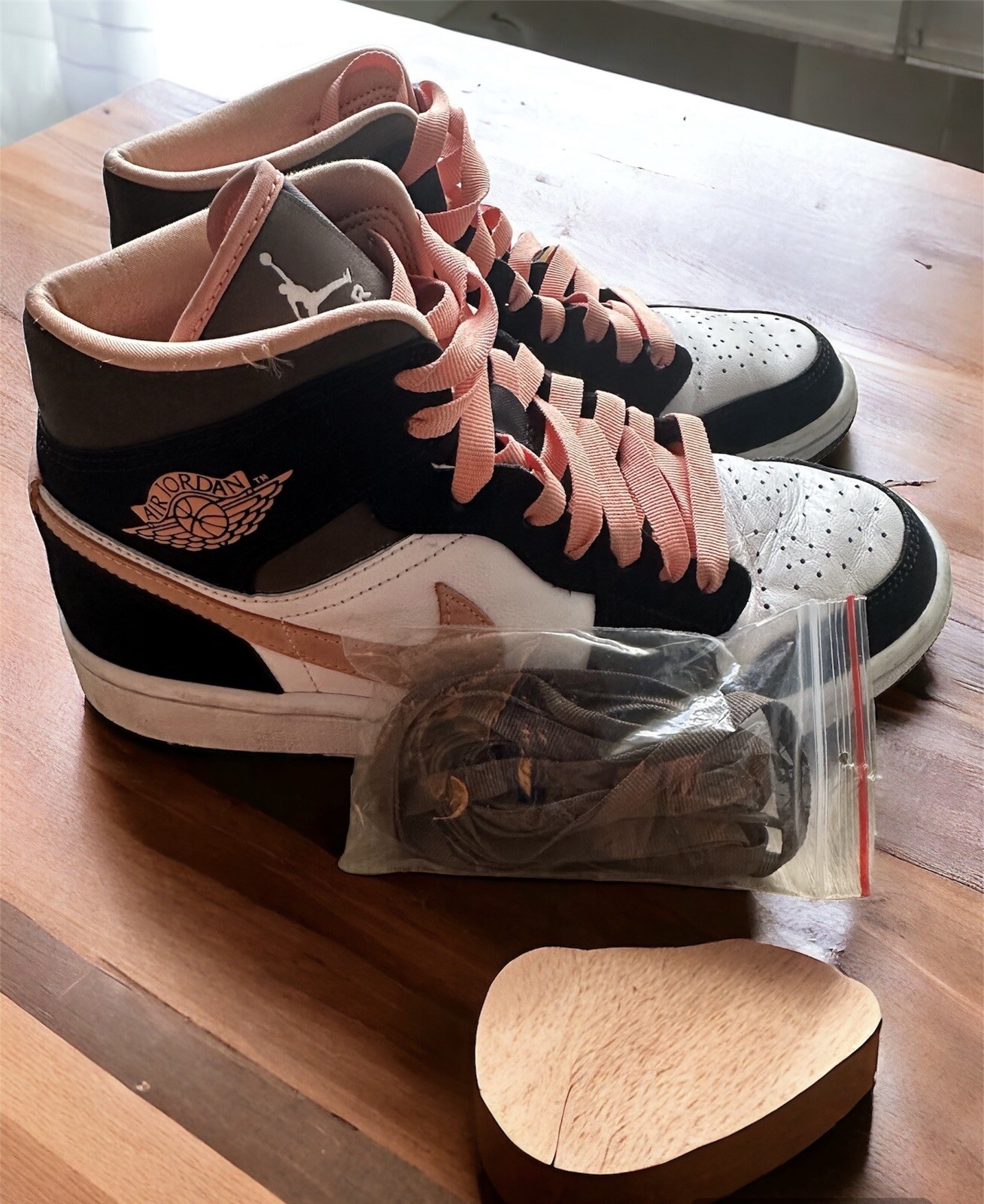 Size 7.5 – Air Jordan 1 SE Mid Peach Mocha W